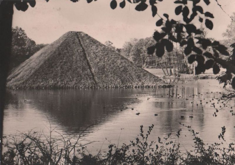 Ansichtskarte Cottbus - Wasserpyramide im Branitzer Park - 1973 aus der Kategorie Cottbus