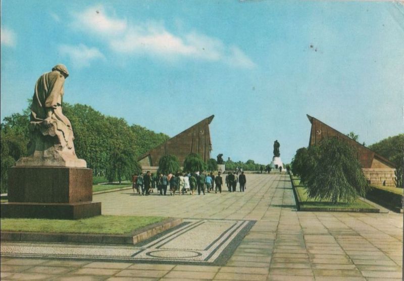 Ansichtskarte Berlin - Treptow, Sowjetisches Ehrenmal aus der Kategorie Sonstiges
