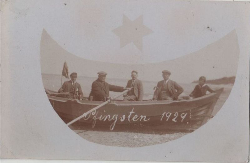 Ansichtskarte Männer im Boot Pfingsten 1929 aus der Kategorie Männer