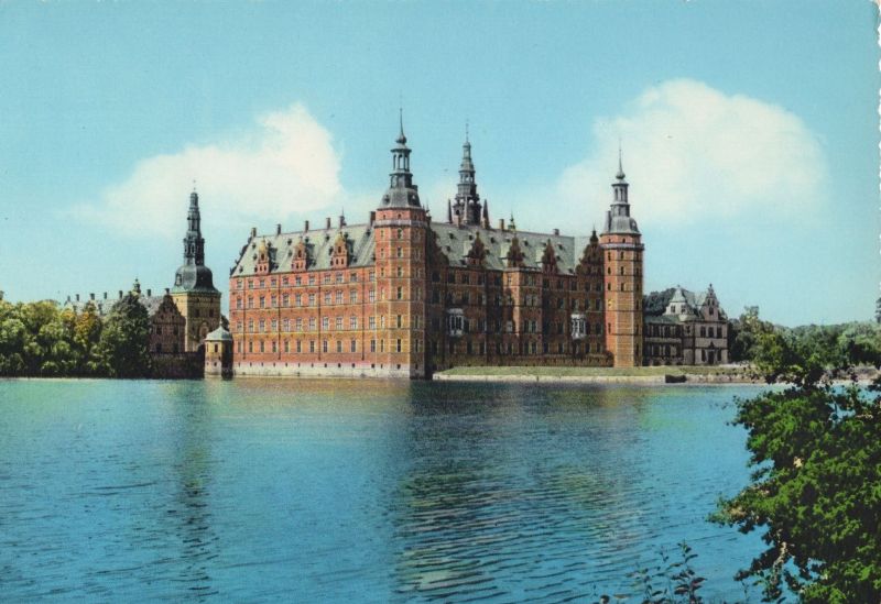 Ansichtskarte Hillerod, Schloss Frederiksborg - Dänemark - am Wasser aus der Kategorie Hillerod