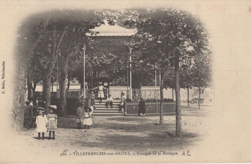 Ansichtskarte Villefranche-sur-Saone - Frankreich - Kiosque de la Musique aus der Kategorie Villefranche-sur-Saône